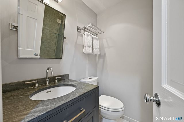 32 Spring Water Lane, New Canaan, CT 06840