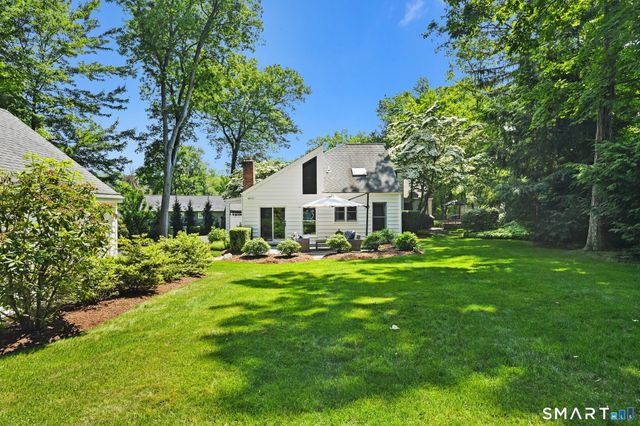 32 Spring Water Lane, New Canaan, CT 06840