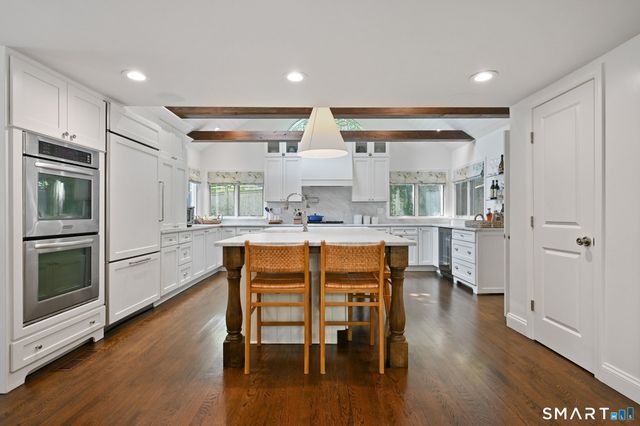 32 Spring Water Lane, New Canaan, CT 06840