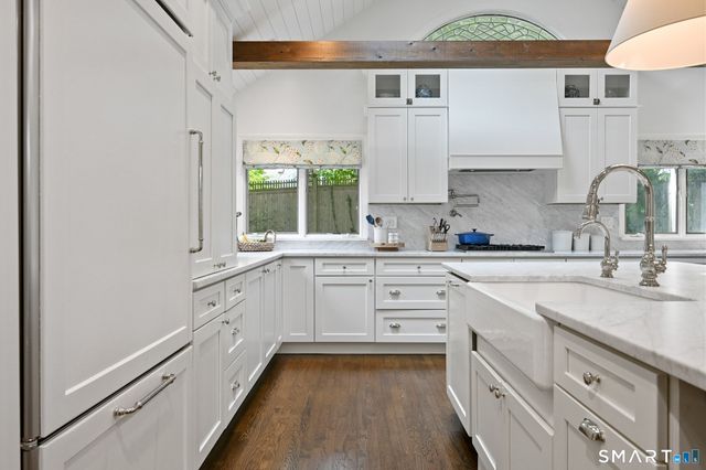 32 Spring Water Lane, New Canaan, CT 06840