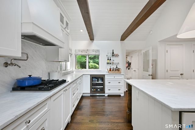 32 Spring Water Lane, New Canaan, CT 06840