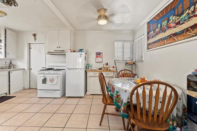 3949 Grandon, San Marcos, CA 92078