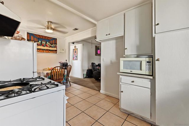 3949 Grandon, San Marcos, CA 92078