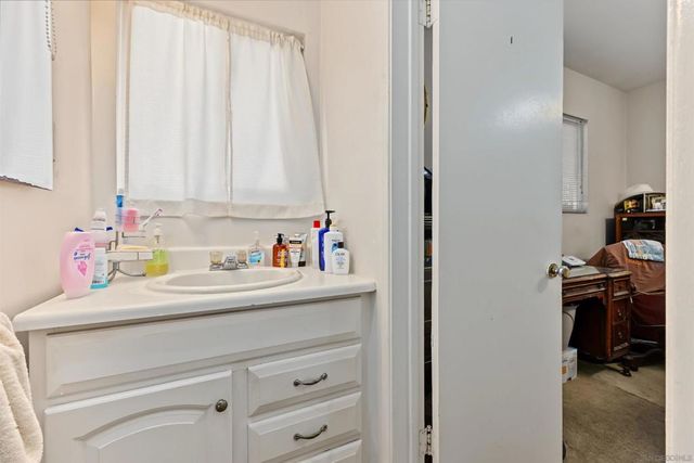 3949 Grandon, San Marcos, CA 92078