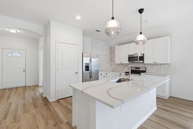 2201 Willow Creek Drive, Little Elm, TX 75068