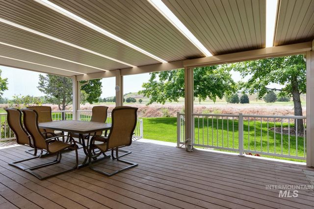 6635 E Greens Dr, Nampa, ID 83687