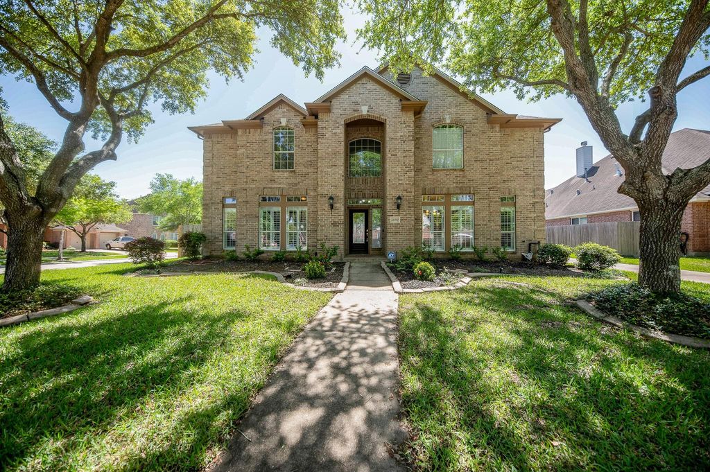 14203 Alamosa Court, Sugar Land, TX 77498