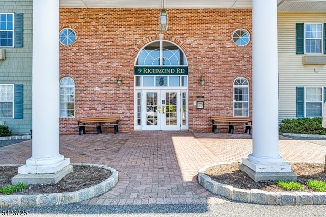 9211 Richmond Rd 211, West Milford Twp., NJ 07480