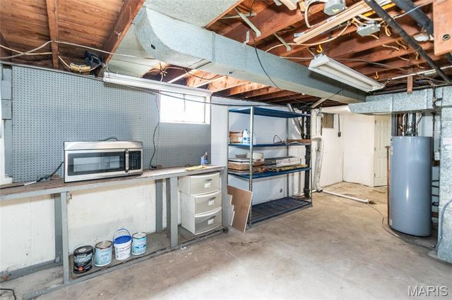 7824 Decatur Drive, St Louis, MO 63123