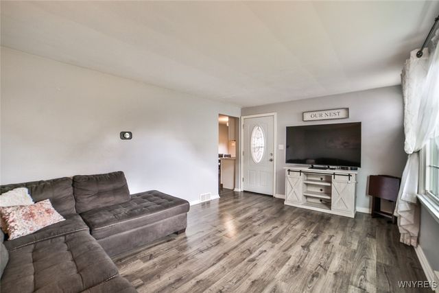 570 73rd St Street, Niagara Falls, NY 14304