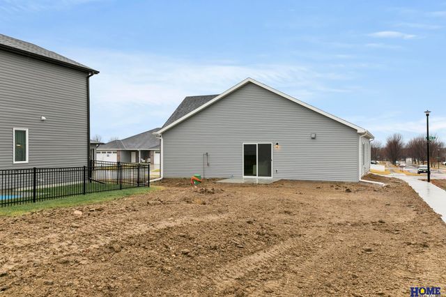 5802 S 94th Street, Lincoln, NE 68526