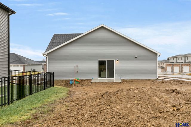 5802 S 94th Street, Lincoln, NE 68526