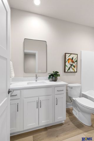 5802 S 94th Street, Lincoln, NE 68526