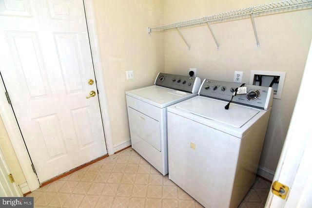 4619 BEAUFONT SPRING CT, Woodbridge, VA 22192