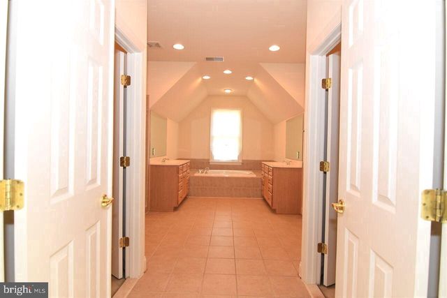 4619 BEAUFONT SPRING CT, Woodbridge, VA 22192