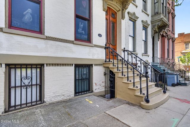 490 Madison Avenue, Albany, NY 12208