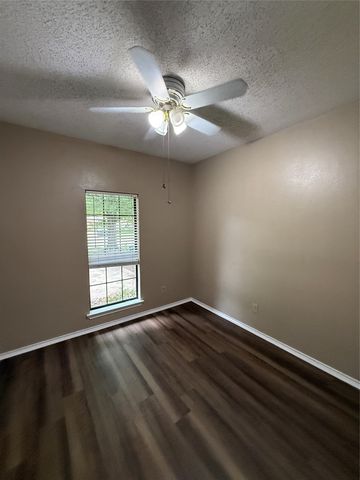 1022 Wendell Way, Garland, TX 75043