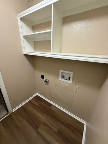 1022 Wendell Way, Garland, TX 75043