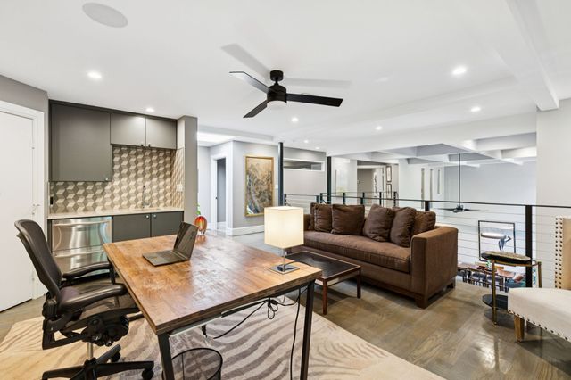 2934 Maple Springs Boulevard, Dallas, TX 75235