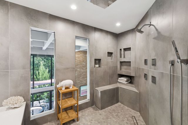 2934 Maple Springs Boulevard, Dallas, TX 75235