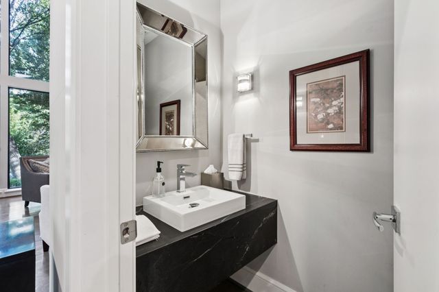 2934 Maple Springs Boulevard, Dallas, TX 75235