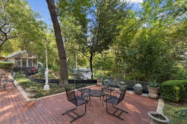 2934 Maple Springs Boulevard, Dallas, TX 75235