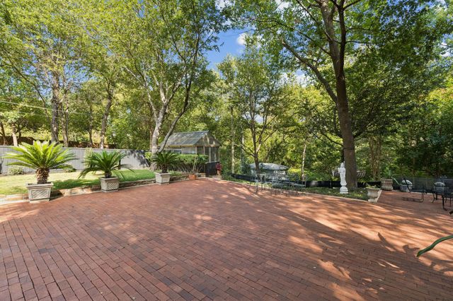 2934 Maple Springs Boulevard, Dallas, TX 75235