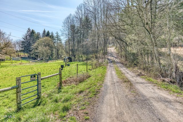 1424 Reedy Creek Road, Bristol, TN 37620