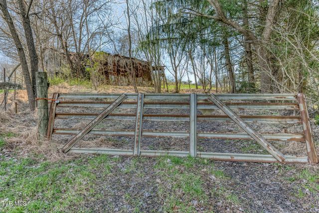 1424 Reedy Creek Road, Bristol, TN 37620