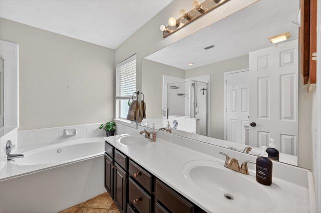 3208 Cliff Oaks Drive, Corinth, TX 76210