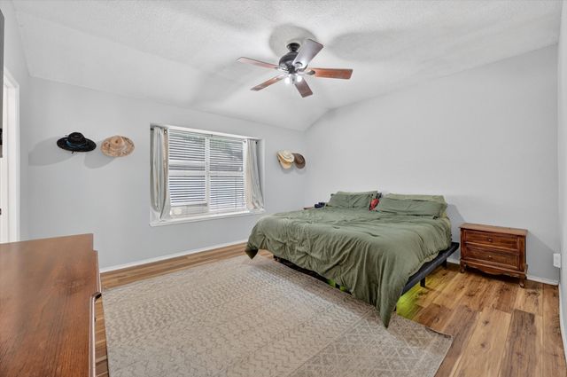 3208 Cliff Oaks Drive, Corinth, TX 76210
