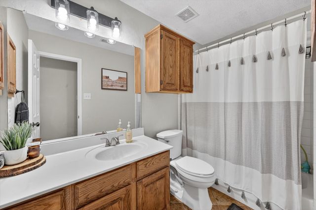 3208 Cliff Oaks Drive, Corinth, TX 76210