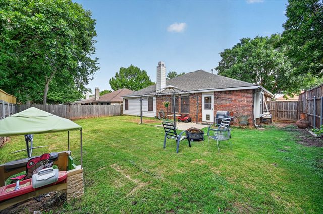 3208 Cliff Oaks Drive, Corinth, TX 76210