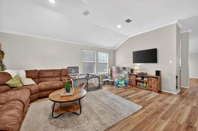 3208 Cliff Oaks Drive, Corinth, TX 76210