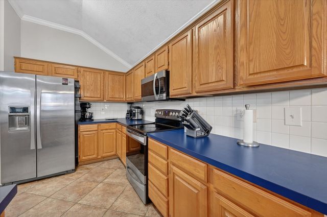 3208 Cliff Oaks Drive, Corinth, TX 76210