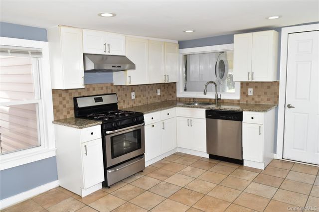 32 Pearl Street, Patchogue, NY 11772