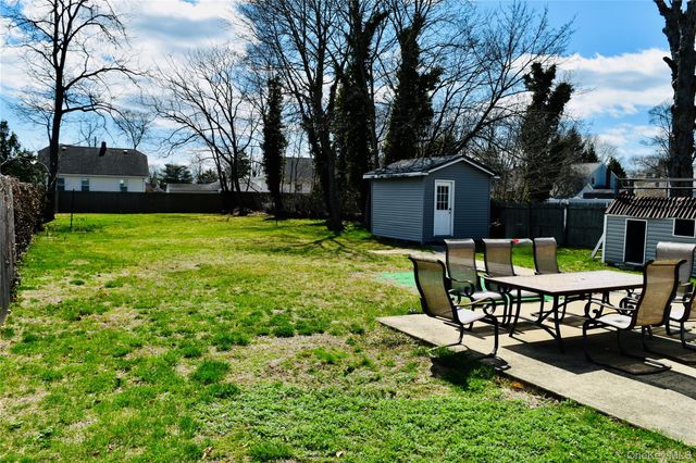 32 Pearl Street, Patchogue, NY 11772