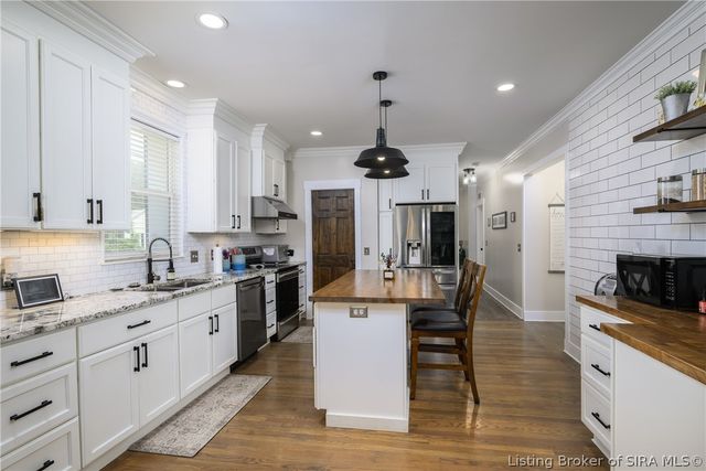 236 Meigs Avenue, Jeffersonville, IN 47130