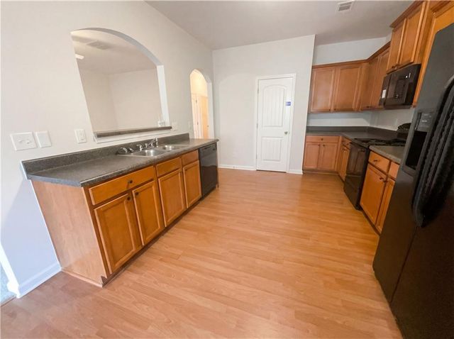 432 Fern Bay SW Drive 313, Atlanta, GA 30331