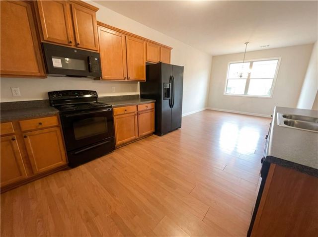 432 Fern Bay SW Drive 313, Atlanta, GA 30331