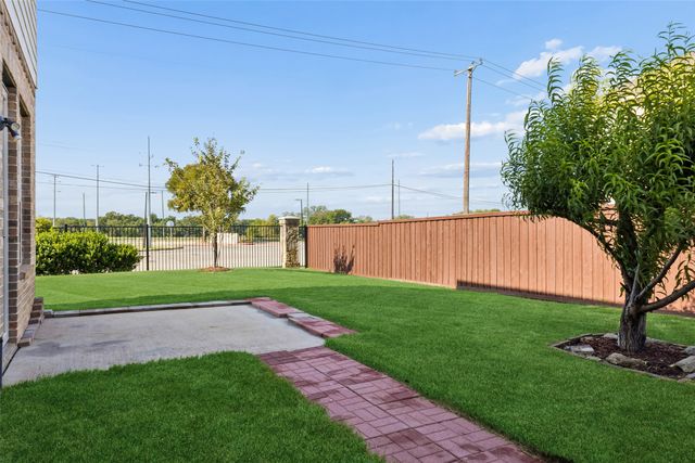 7101 Dutch Elm Court, Garland, TX 75044