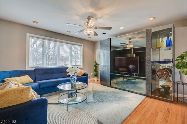 63 Arden St, Franklin Twp., NJ 08873