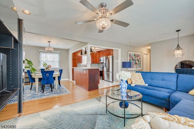 63 Arden St, Franklin Twp., NJ 08873