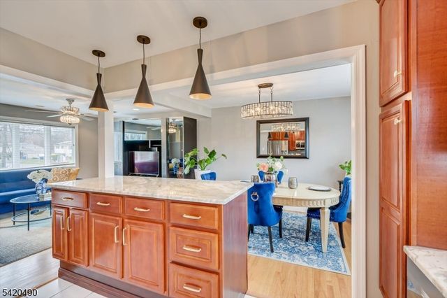 63 Arden St, Franklin Twp., NJ 08873