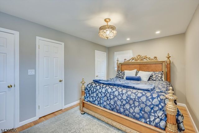 63 Arden St, Franklin Twp., NJ 08873