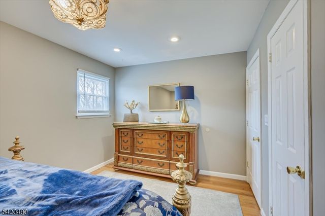 63 Arden St, Franklin Twp., NJ 08873