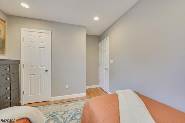 63 Arden St, Franklin Twp., NJ 08873