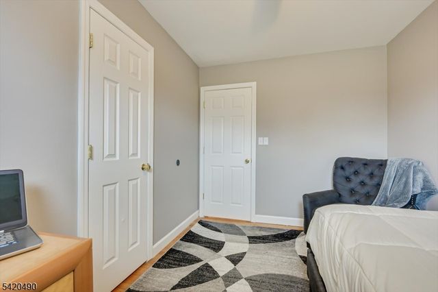 63 Arden St, Franklin Twp., NJ 08873