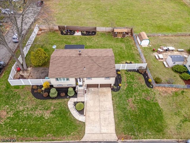 63 Arden St, Franklin Twp., NJ 08873