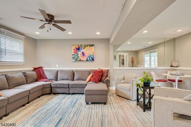 63 Arden St, Franklin Twp., NJ 08873